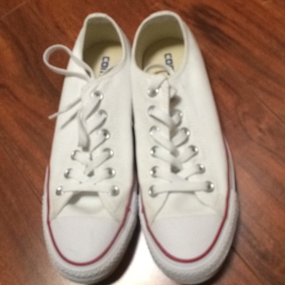Classic White Converse☁️